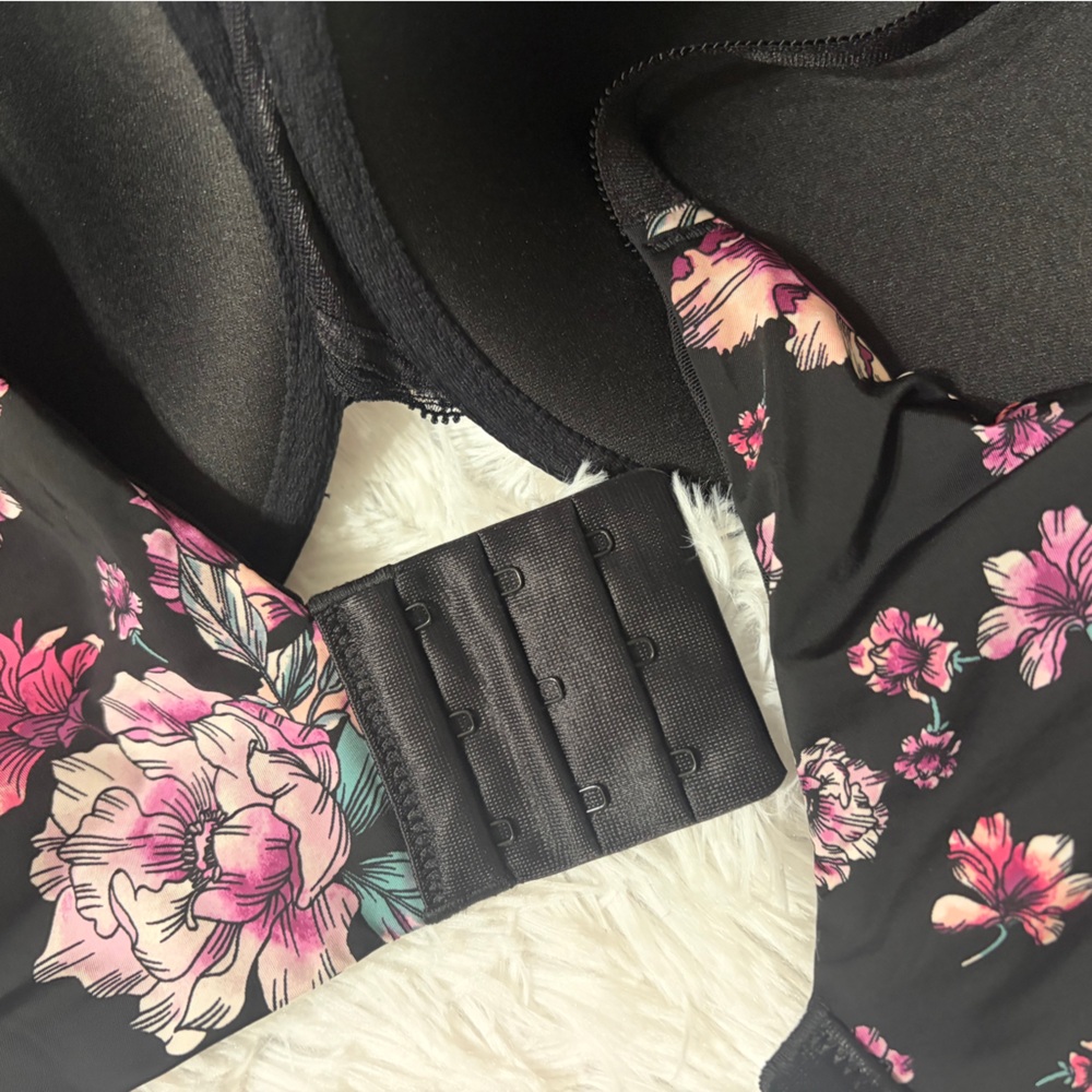 Torrid Black and Pink Floral Bra - Picture 9 of 10
